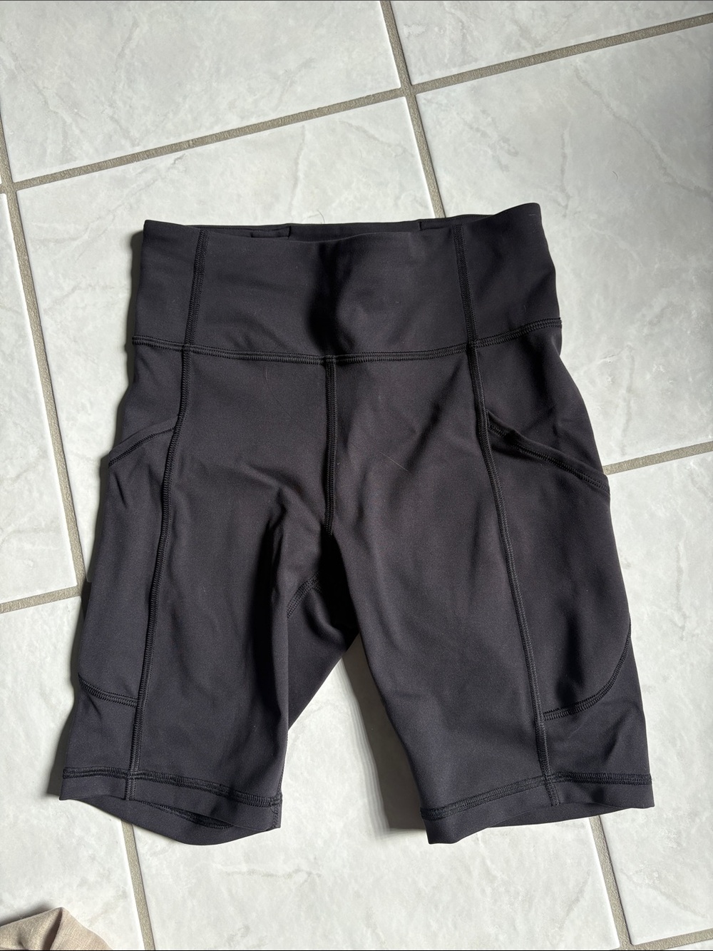 Lulu biker shorts size 4 with Side Pockets
